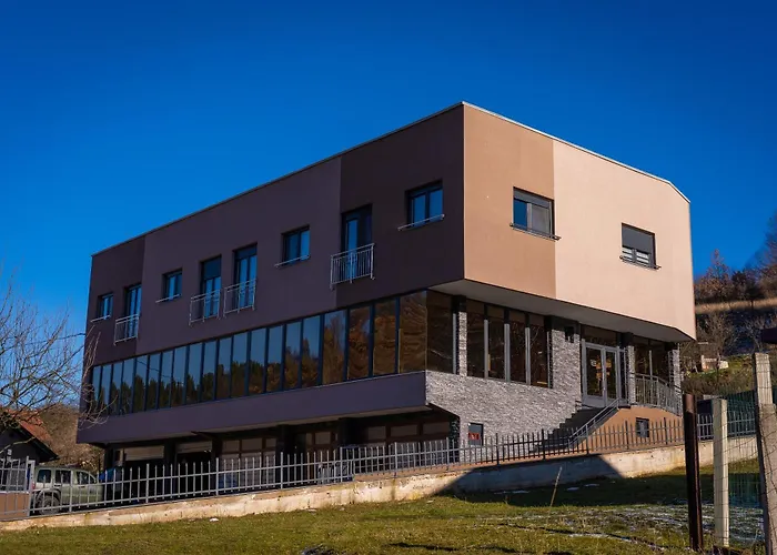 Ema, Asja, Eda Apartments